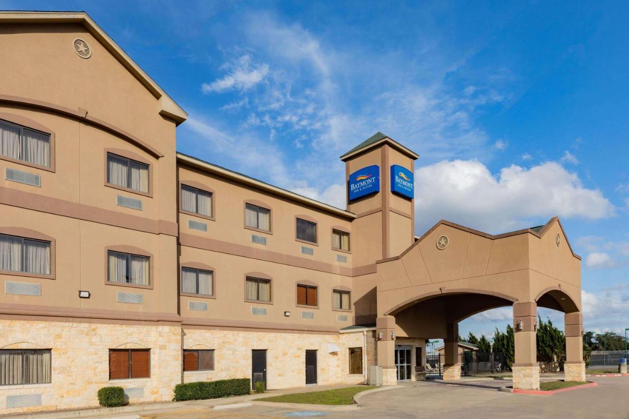 Hotel Baymont By Wyndham Cuero Exterior foto